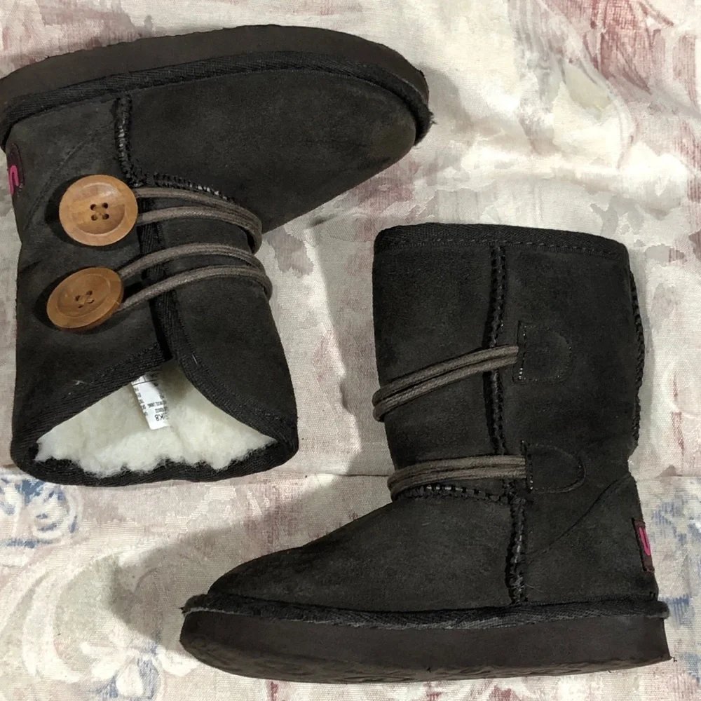 Ukala Suede and sheepskin lined boots.